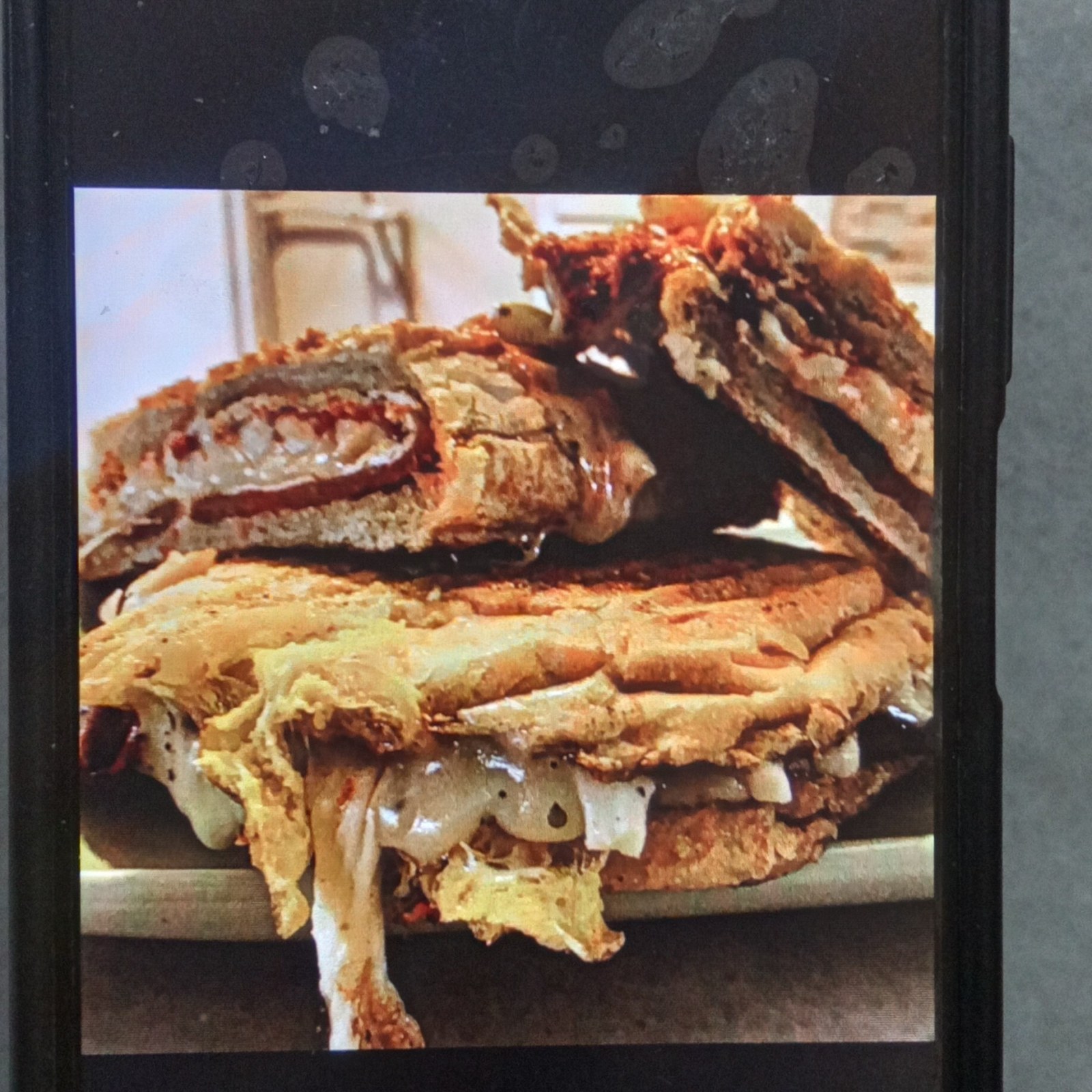 Yarim Tava Ekmeğine Yumurtalı Tost