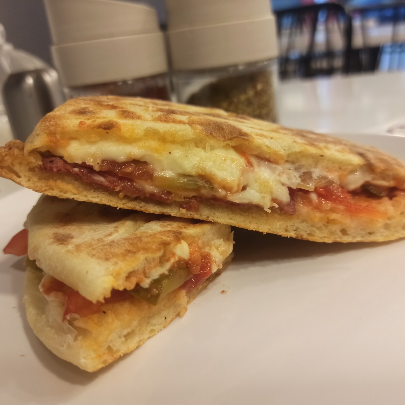 Bazlama Ekmeğine Ayvalık Tost