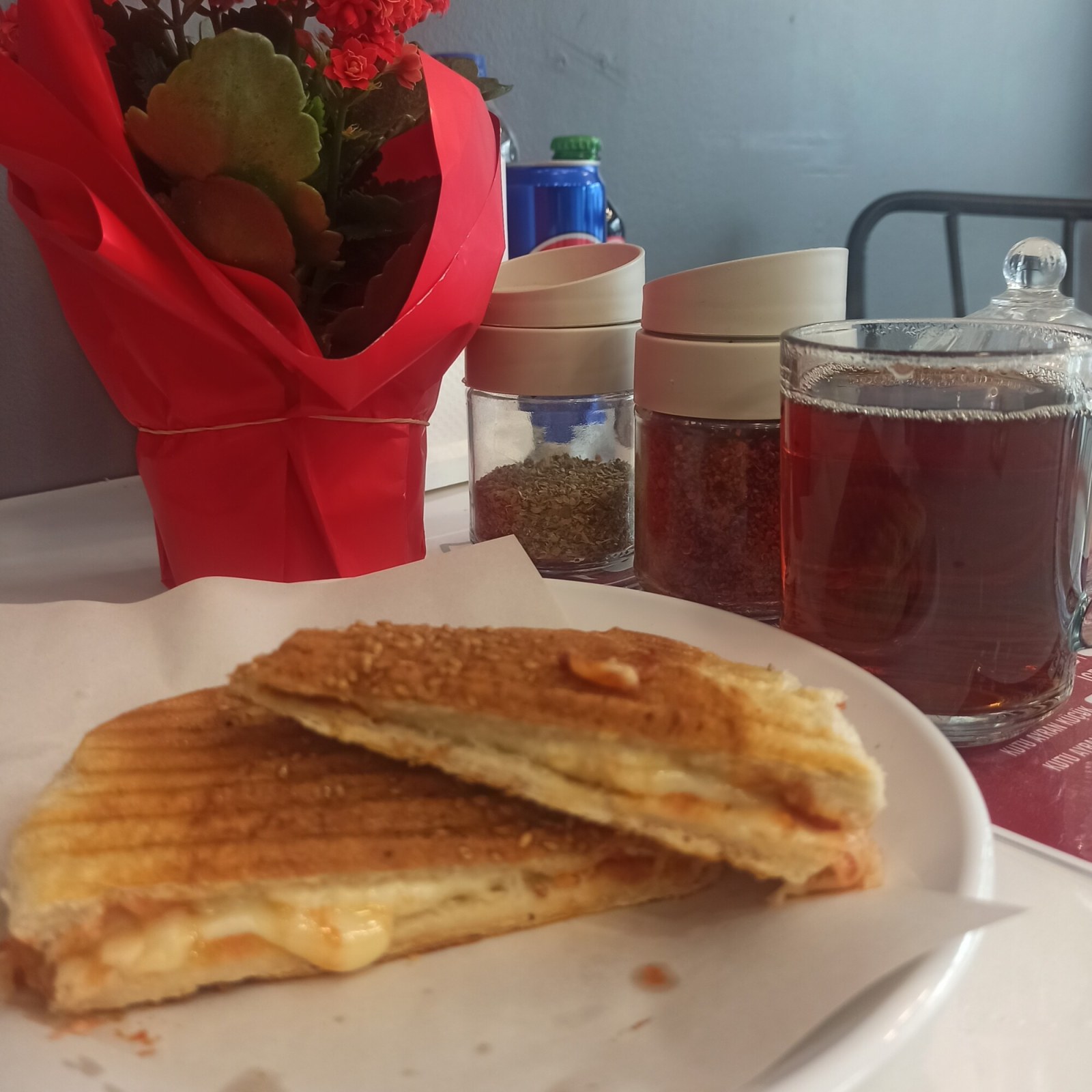 Kelle Peynirli Bazlama Tost
