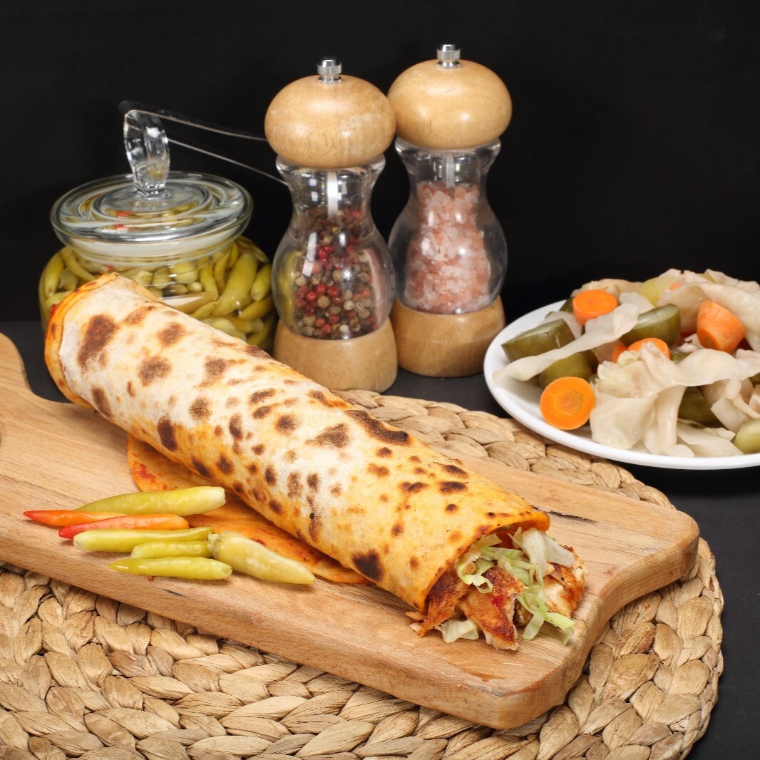 6 Al 5 Öde (Antakya Usulü Soslu Tavuk Döner Dürüm)