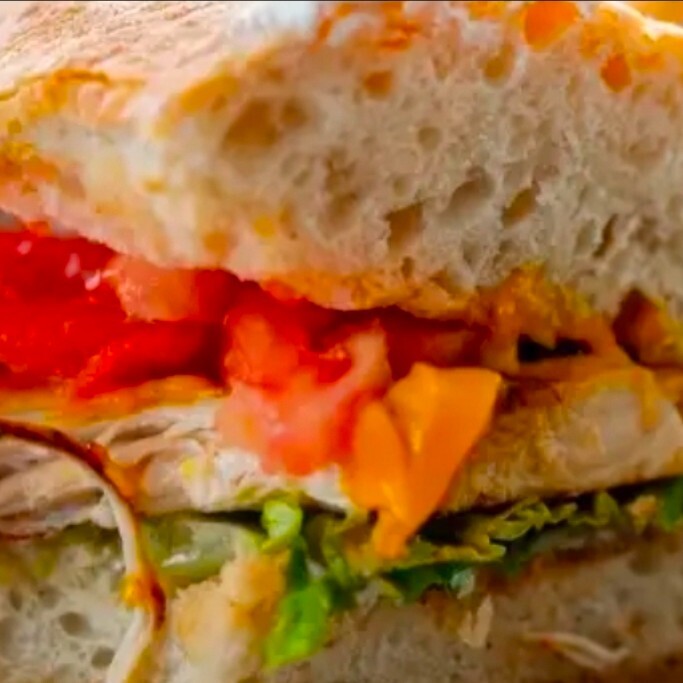 Üç Çeyrek Ekmek Arası Soğuk Sandwich