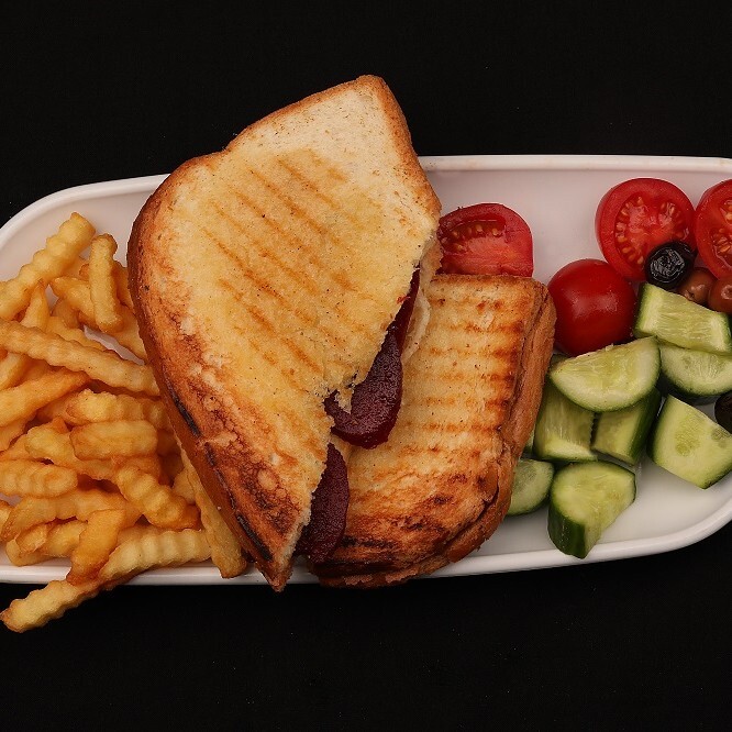 Sucuklu Tost Menü