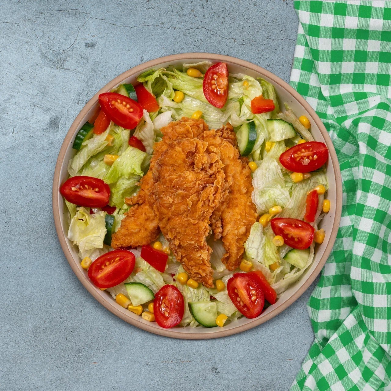 Çeşit Çıtır Tavuk Salatası