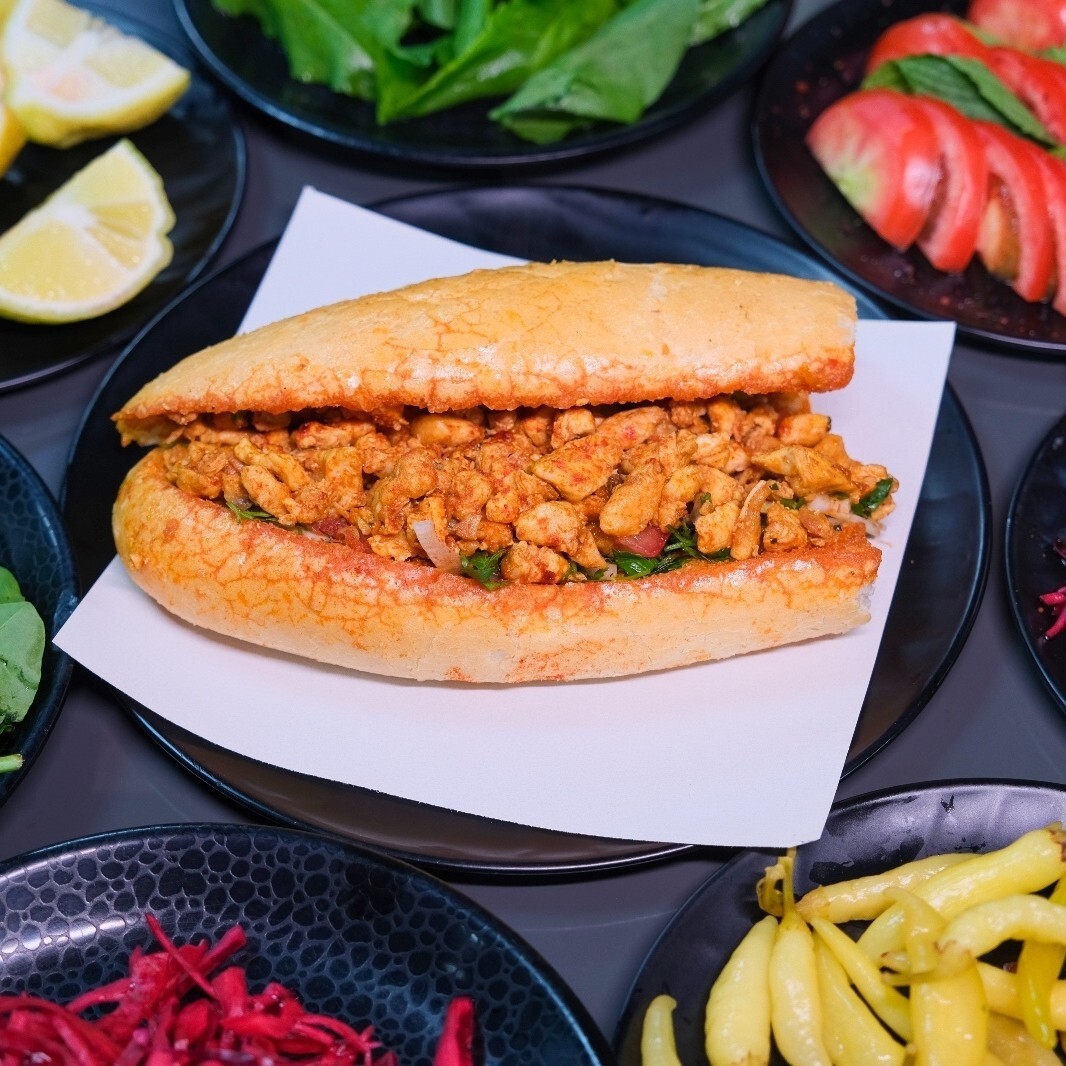 Ekmek Arası Tavuk Tantuni