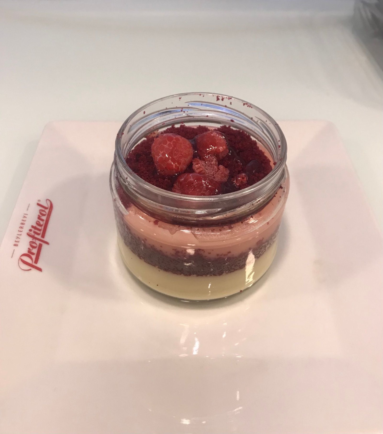 Magnolya (Red Welwet)