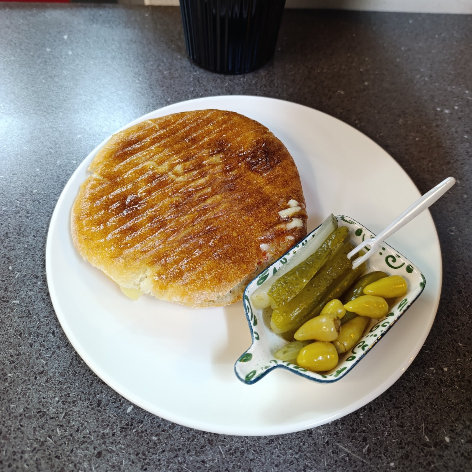 Kaşarlı Tost Menü