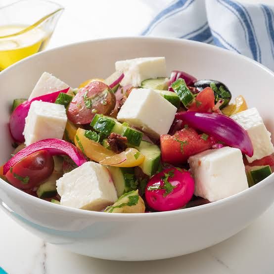 Peynirli Salata