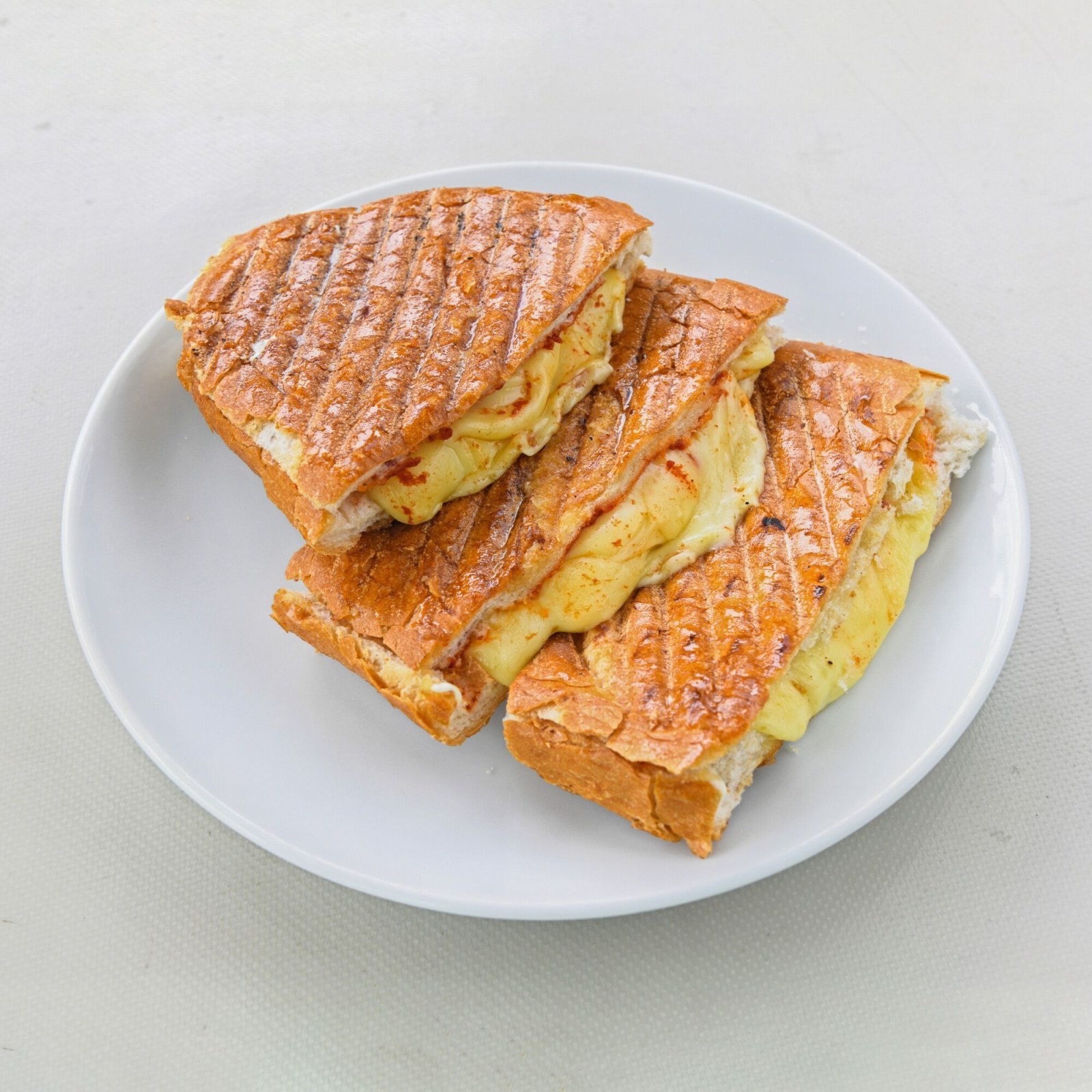 Bol Peynirlim Bazlama Tost£buyk ayran