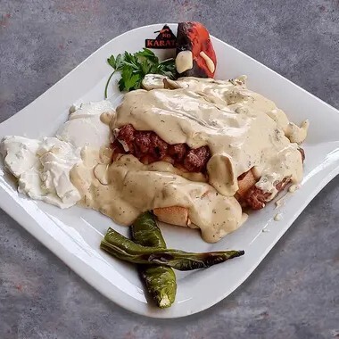 Mantar Soslu Manisa Kebabı