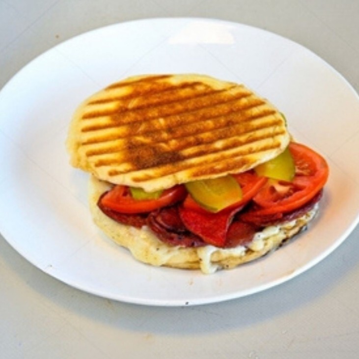Sucuklu&Kaşar Peynirli Bazlama Tost