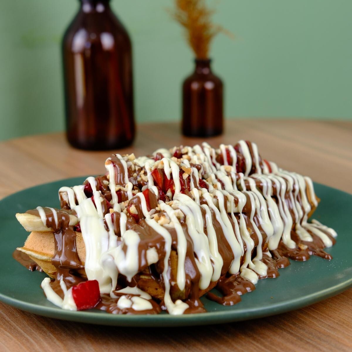 Sütlü Çikolatalı Muzlu Çilekli Waffle