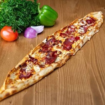 Pastırmalı Kaşarlı Yumurtalı Pide