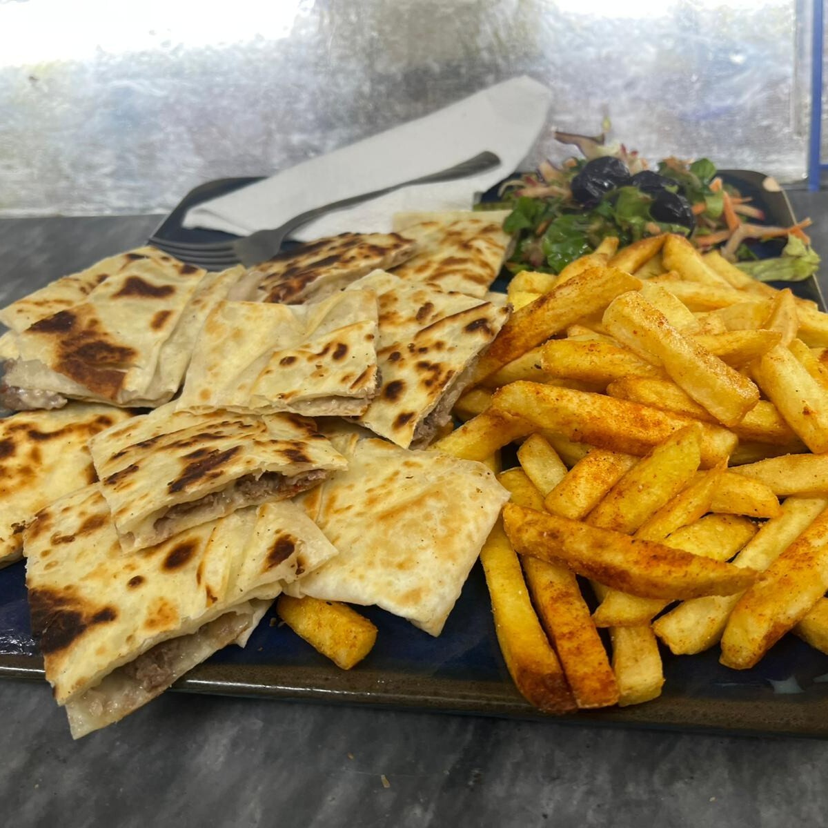 Kıymalı Gözleme + Patates Kızartması +Ayran+tatlı