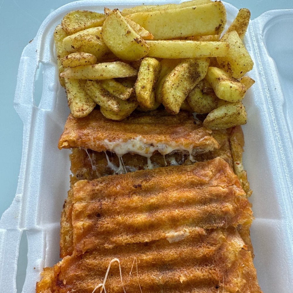 Kasap Sucuklu kaşarsız Tost Menü