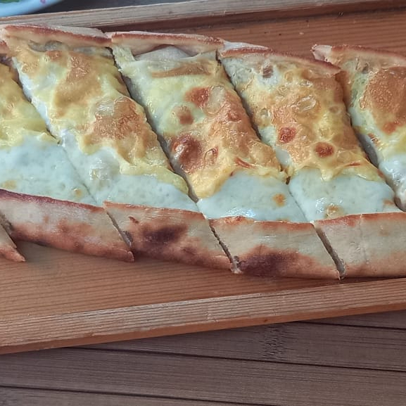 Kaşarlı Yumurtalı Pide (35 cm.)