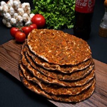 10 Lahmacun (1 lt) ayran🔥