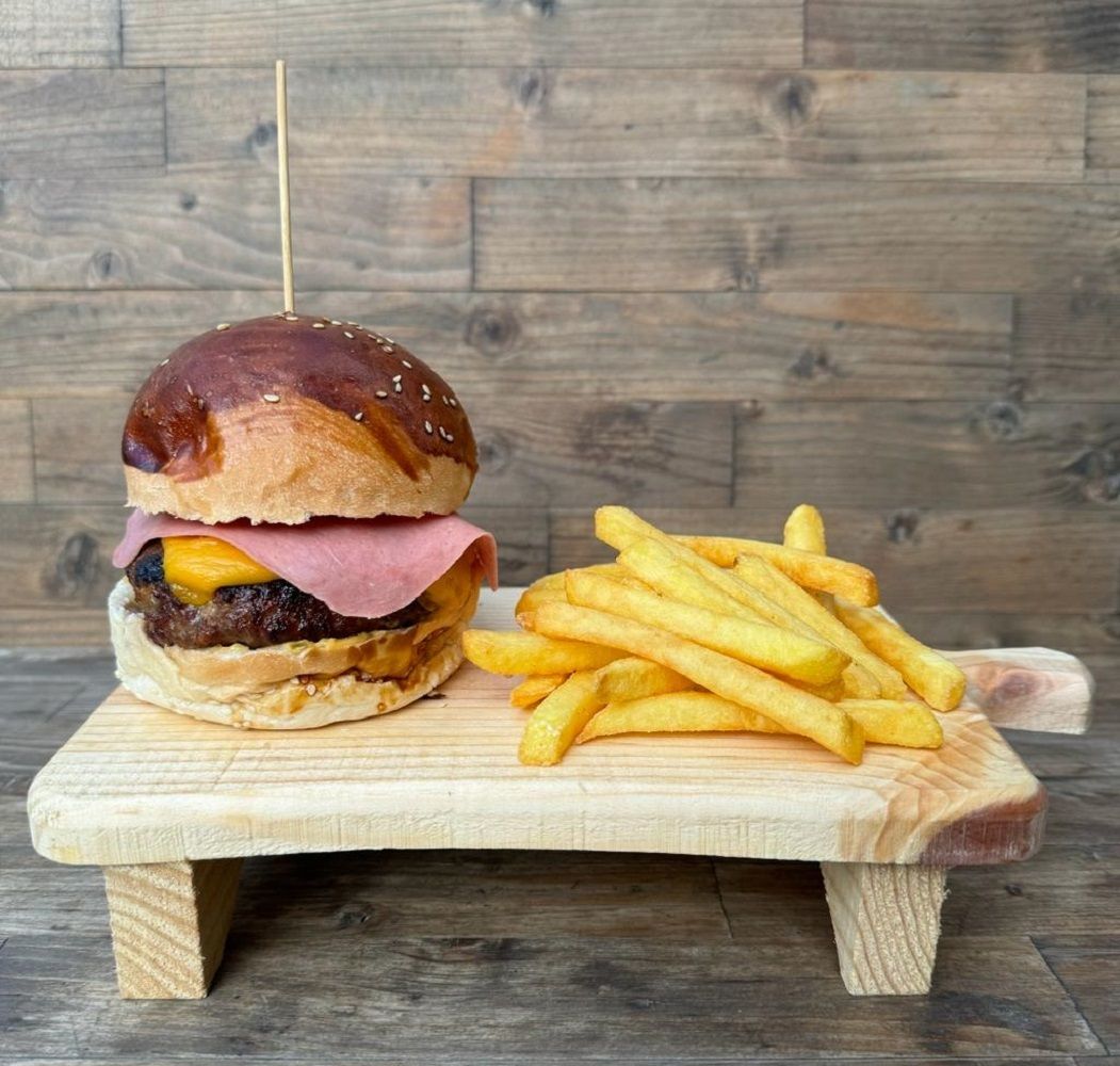 Cheese & Dana Bacon Burger