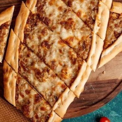 Kıymalı Kaşarlı Pide