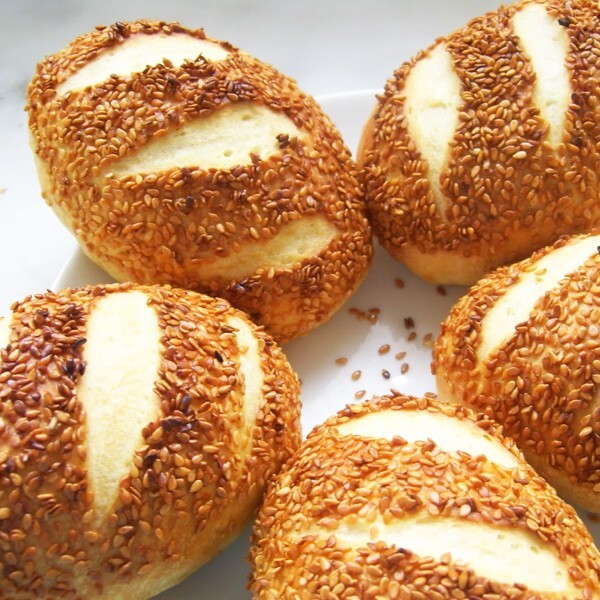 Kaşarlı Sosisli Poğaça
