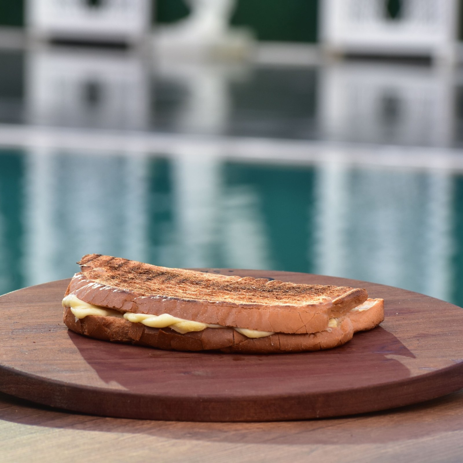 Üç Peynirli Tost