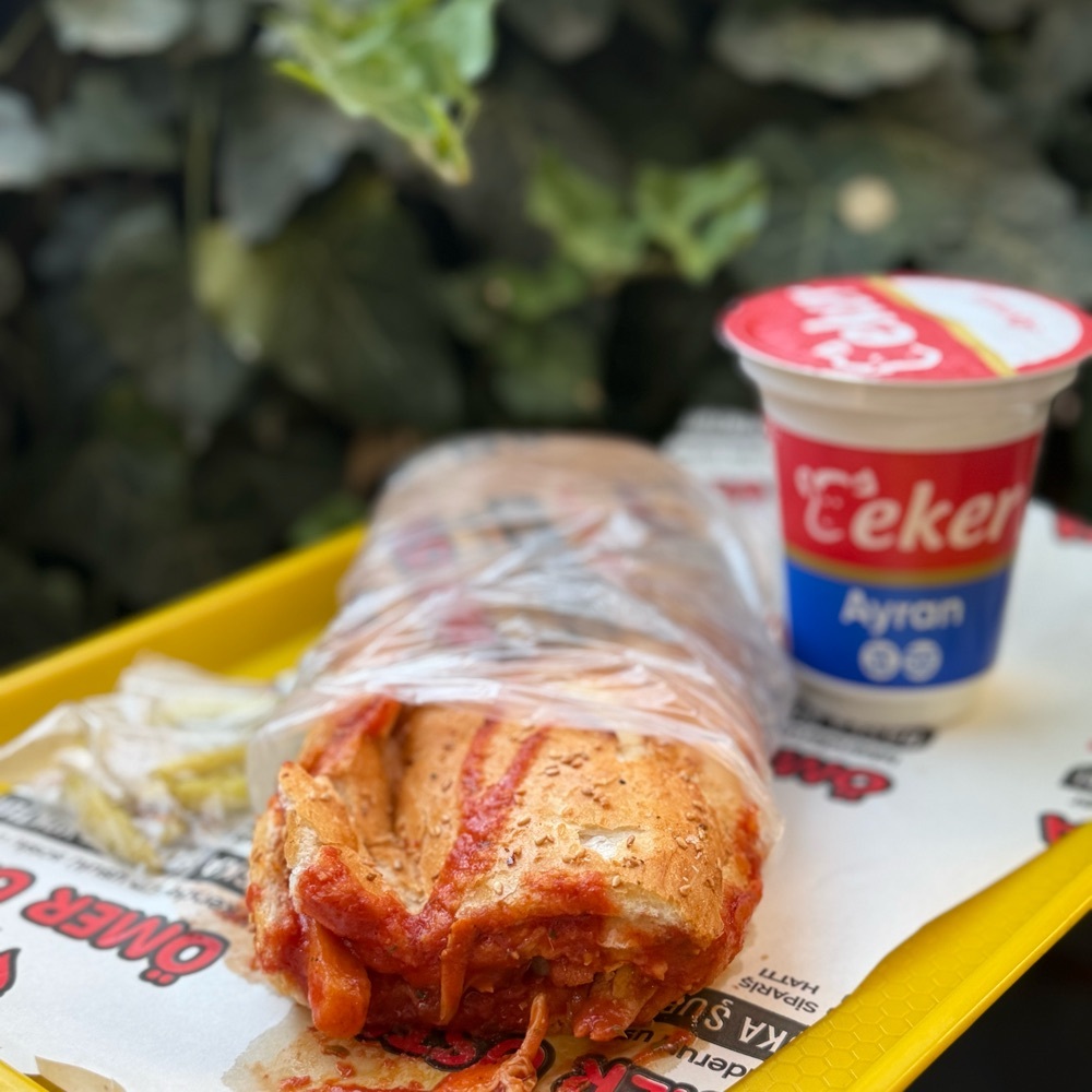 Meşhur Kadirli Sucuk Ekmek 90 Gr Menü-Ayran 270 Cl