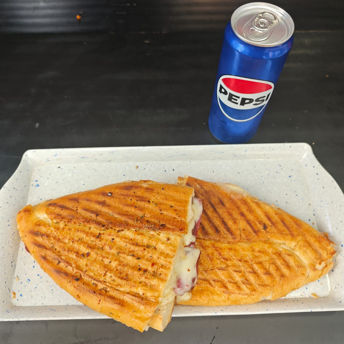 Yarım Ekmek Kaşarlı