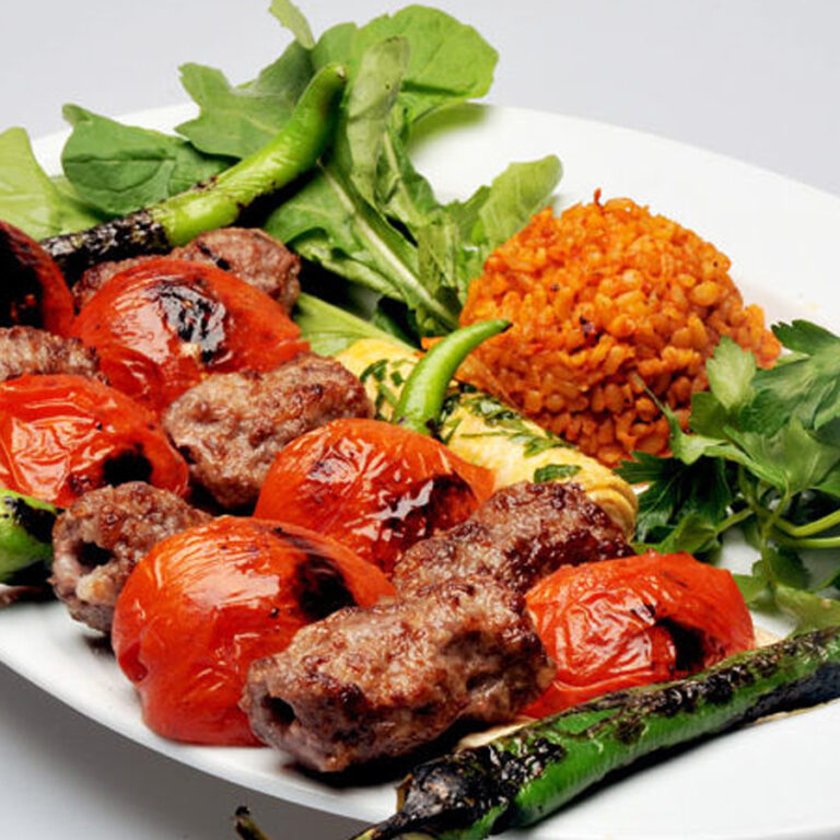 Domatesli̇ Kebap