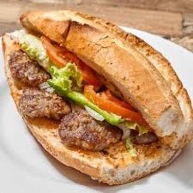 Üç Çeyrek Köfte