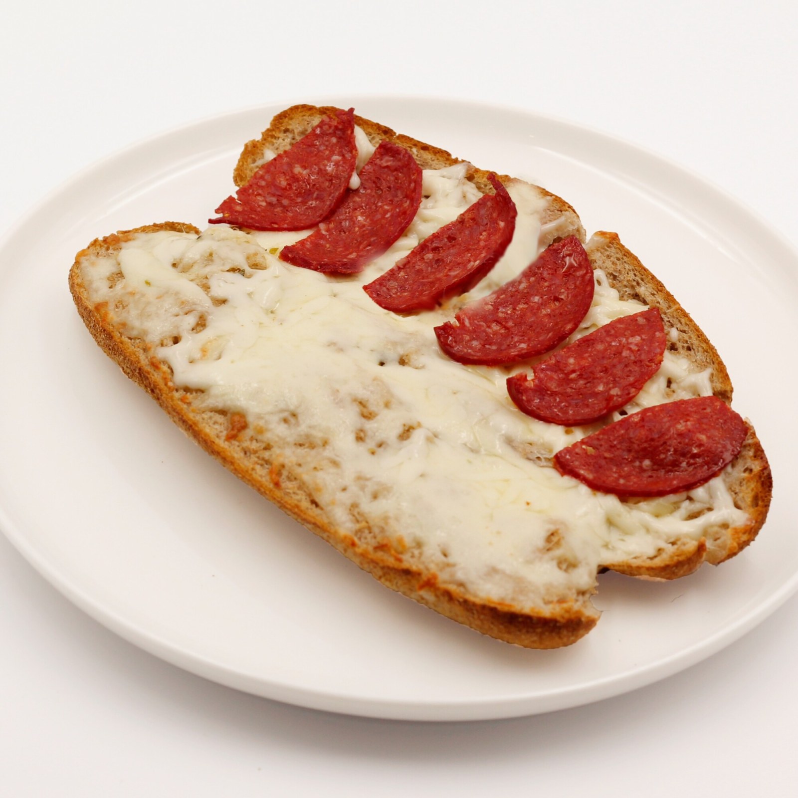 Sucuklu Mozzarellalı Sarımsaklı Ekmek