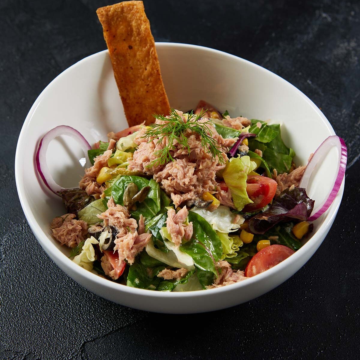 Özel sosu ile Ton Balıklı Salata