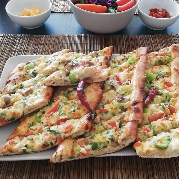 Sebzeli Yumurtalı Pide