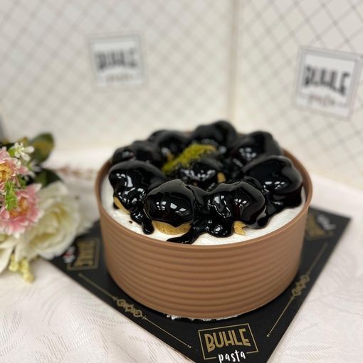 Profiterollü Pasta 1 No(8 Kişilik)