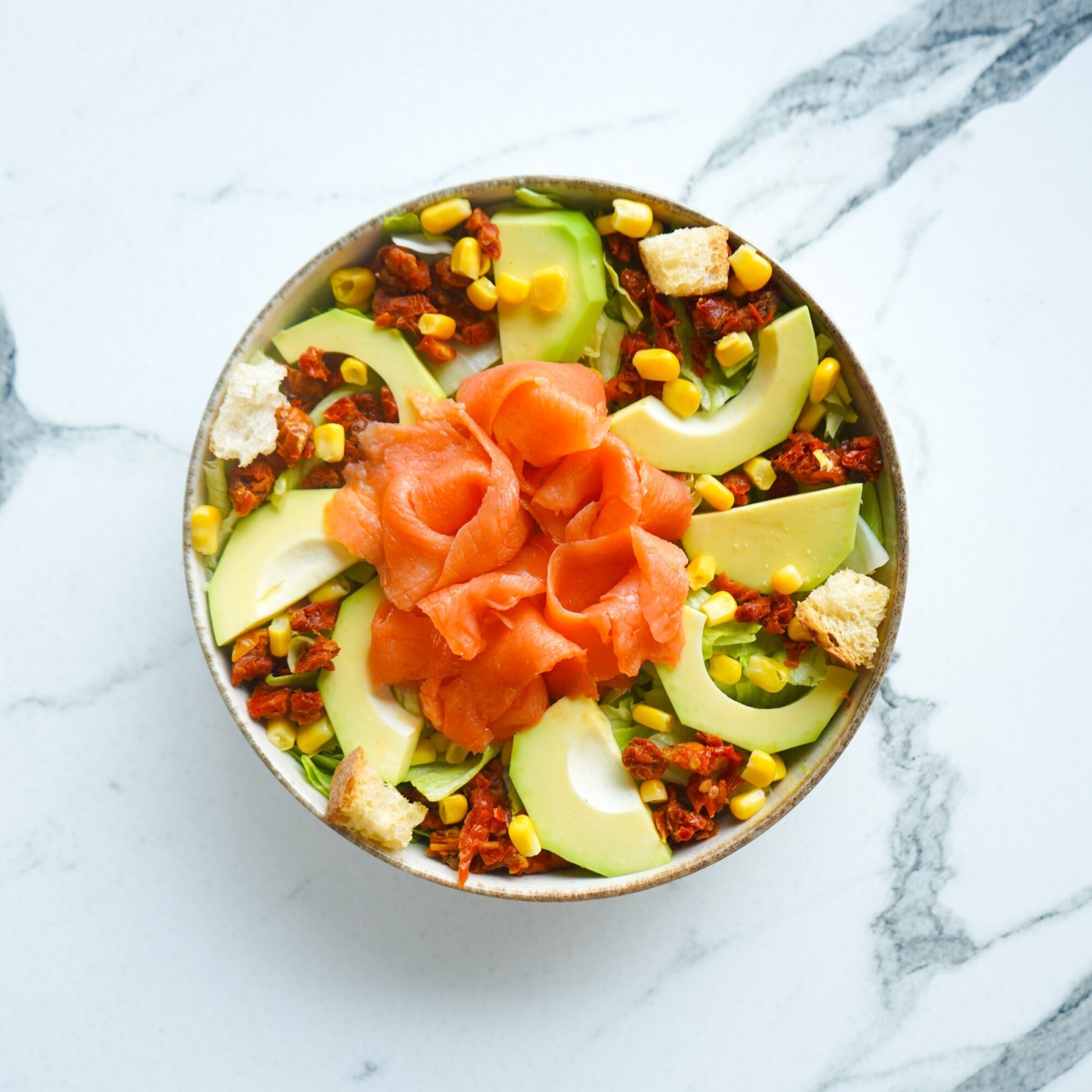 Smoked Salmon Salad / Füme Somonlu Salata