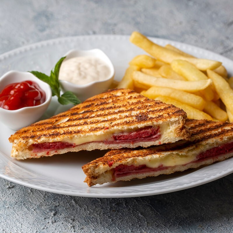 Sucuklu Tost