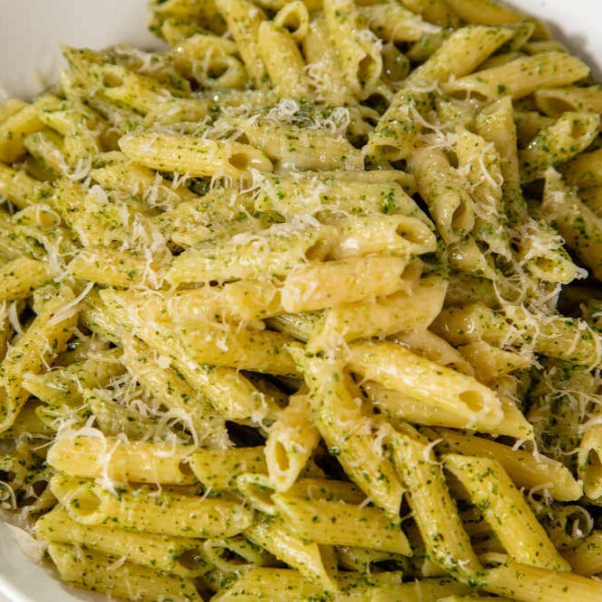 Pesto Soslu Tavuklu Makarna