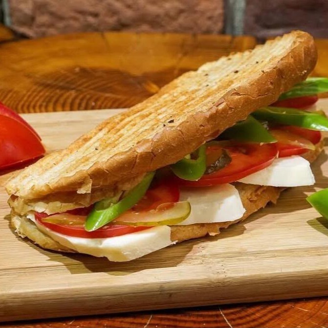 Ezine Peynirli Tost Menü