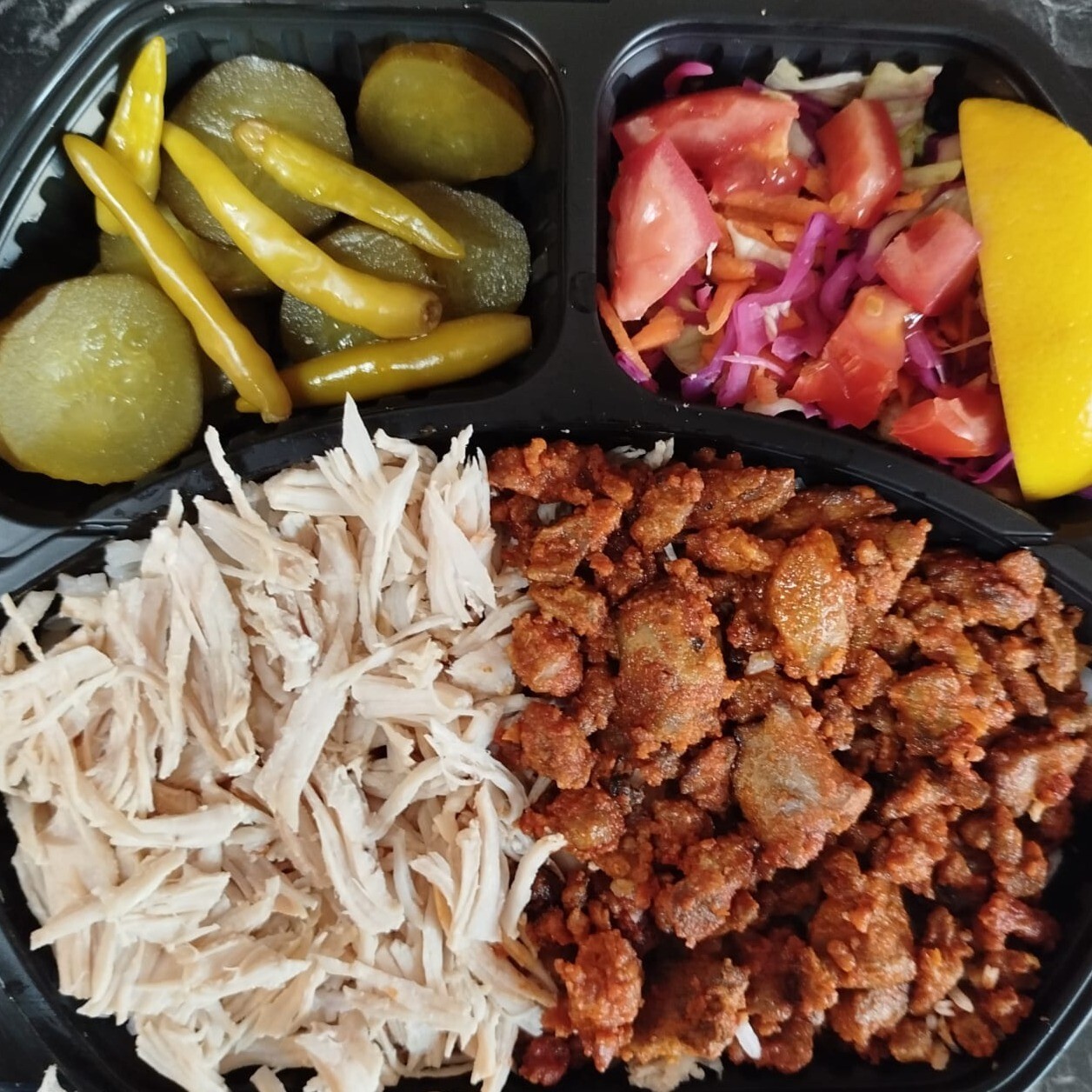 Tavuklu ve Arnavut Ciğerli Pilav