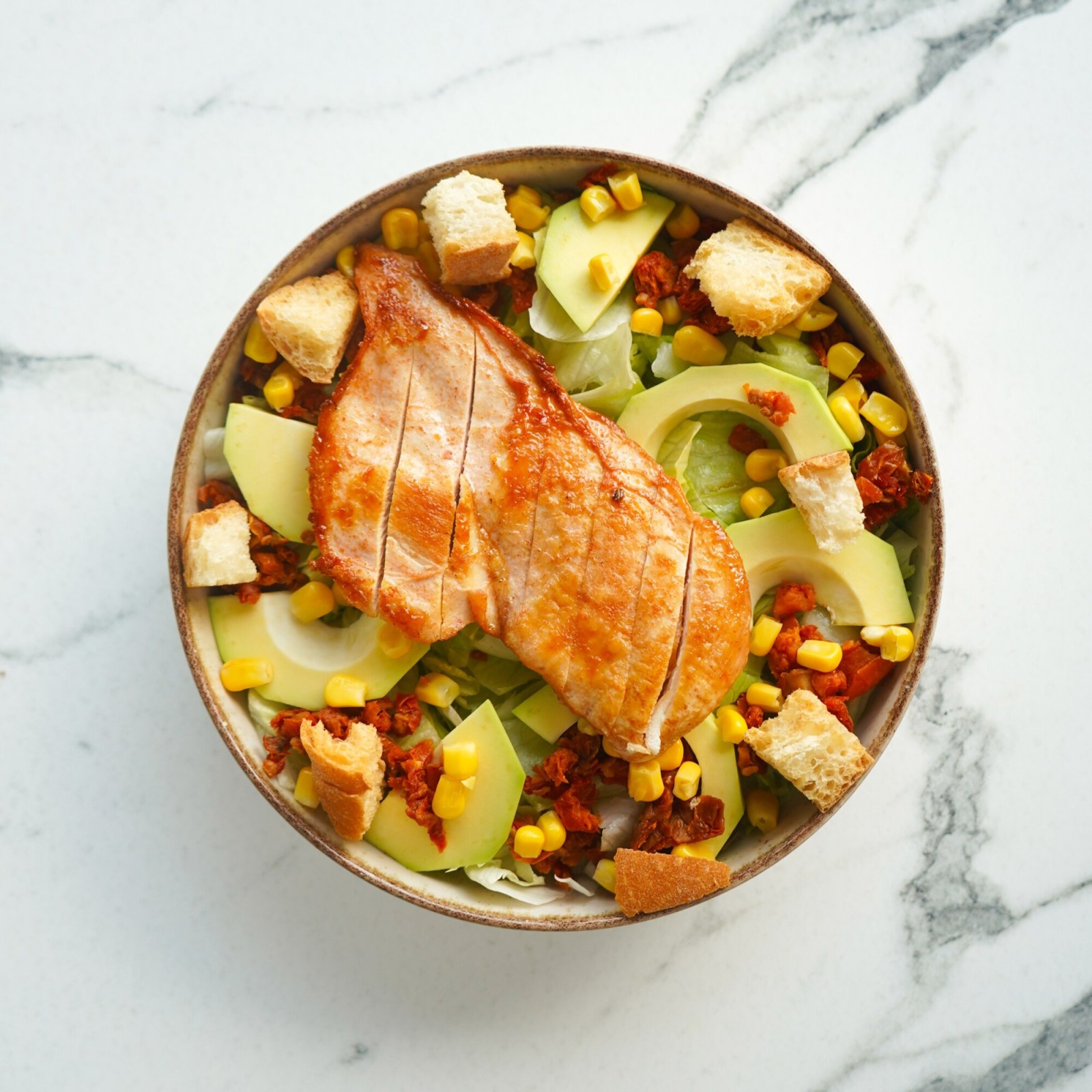 Izgara Tavuklu Salata