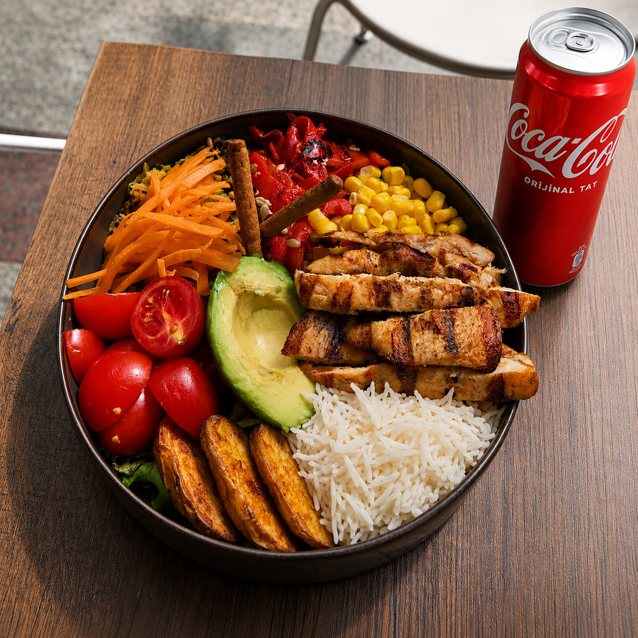 Fit Tavuk Bowl + Coca Cola Menü