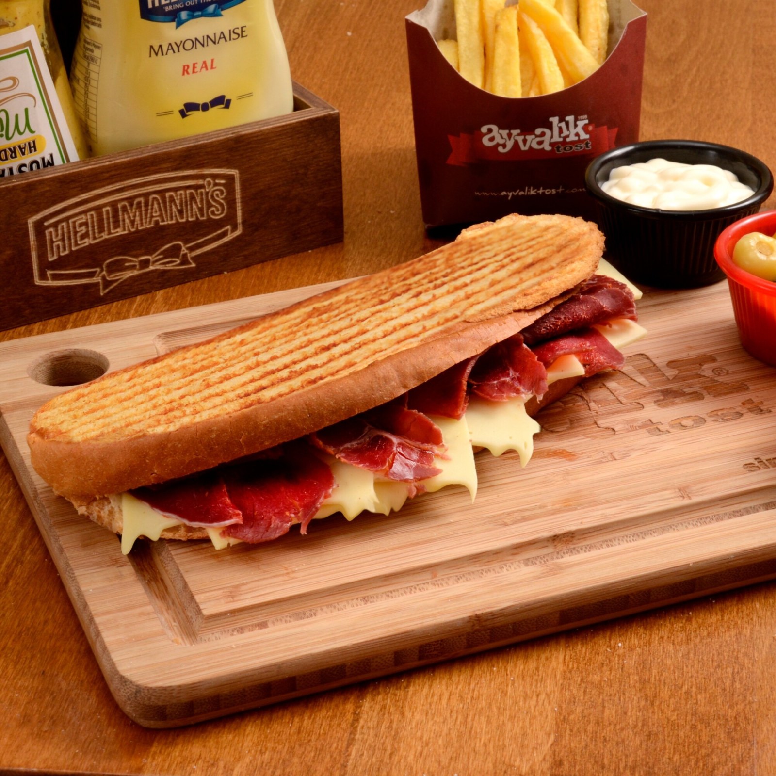 Pastırmalı Kaşarlı Tost