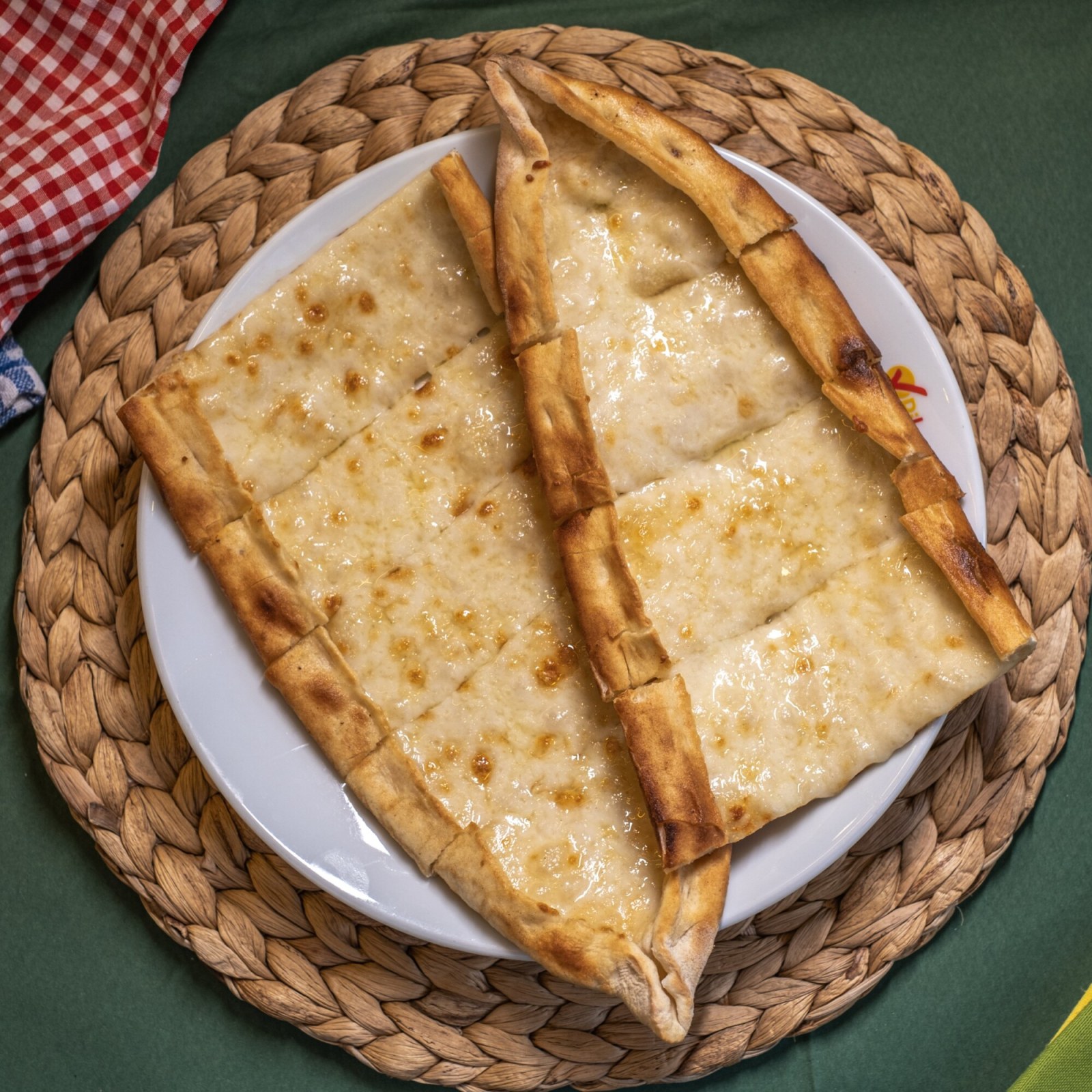 Kaşarlı Pide