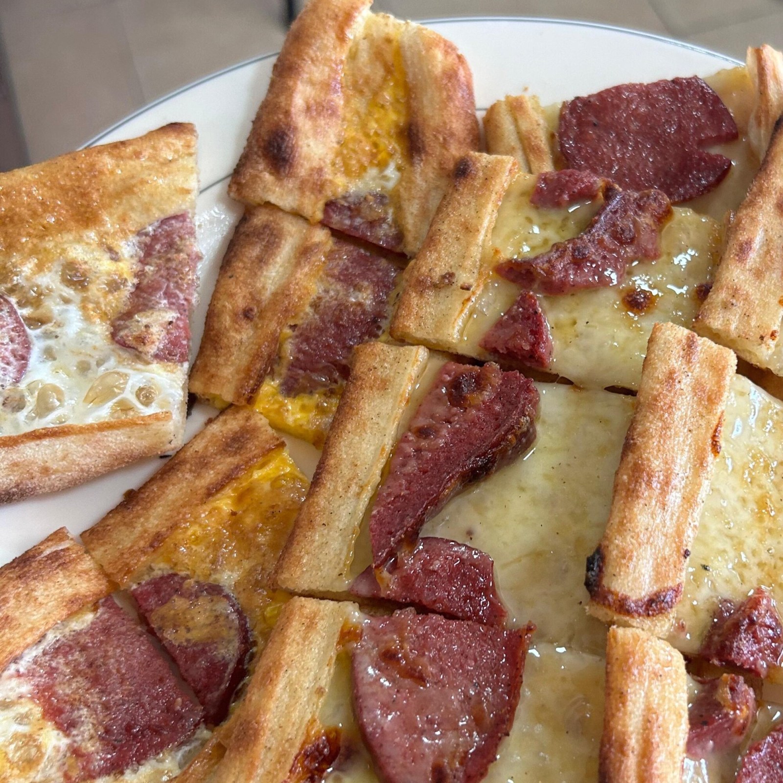 Sucuklu Yumurtalı Pide