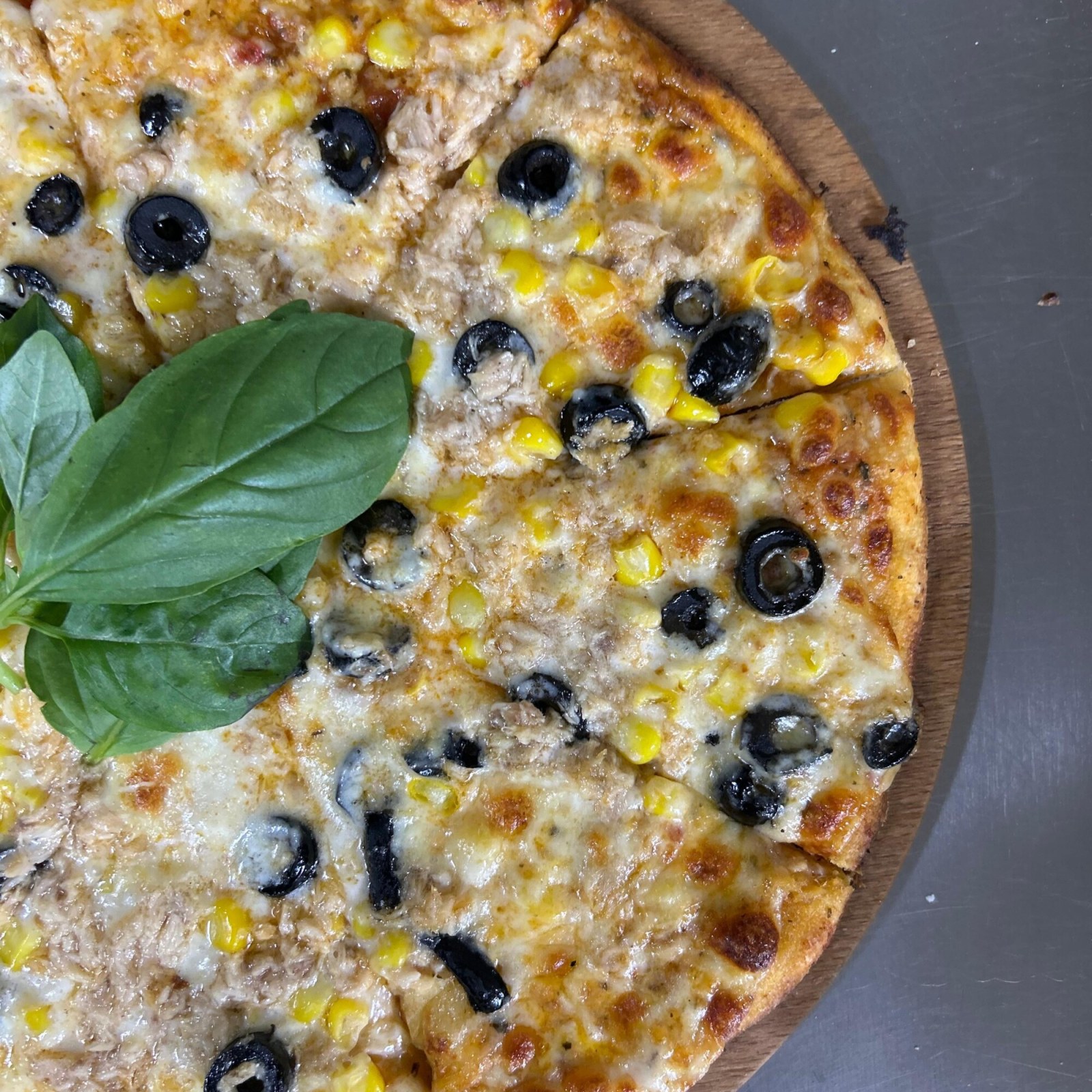 Ton Balıklı Pizza(Orta Boy)