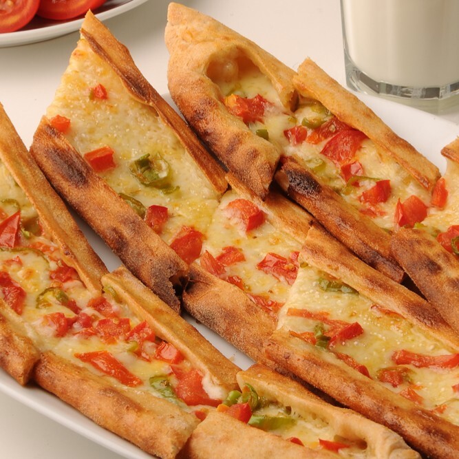 Peynirli Sebzeli Pide