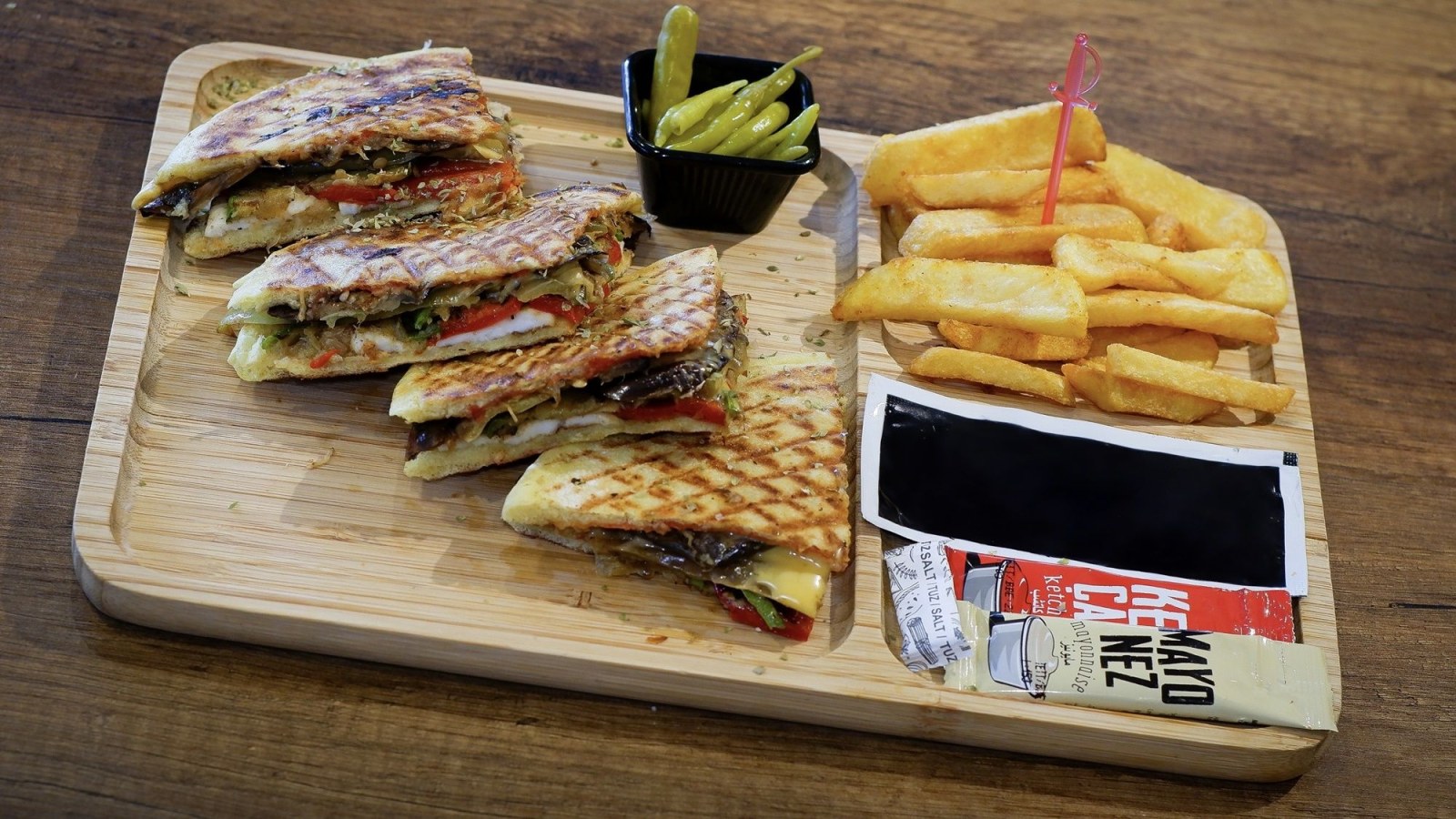 Bi Közde Tost