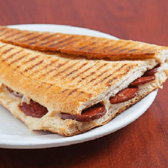 Sucuklu Tost