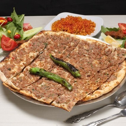 3 Adet Kıymalı Sebzeli Pide ve 200 ml Şişe Cola Turka