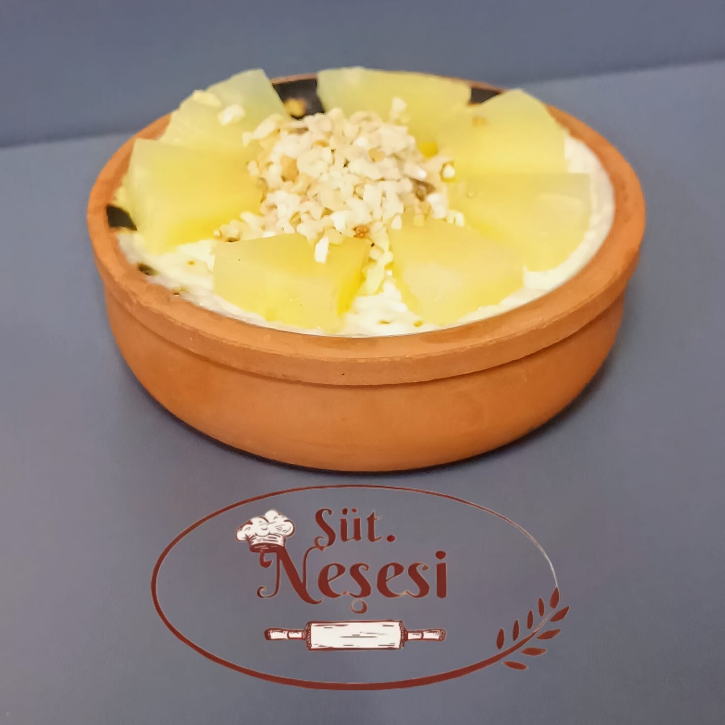 Güveçte Ananaslı Bademli Hamsiköy Sütlacı