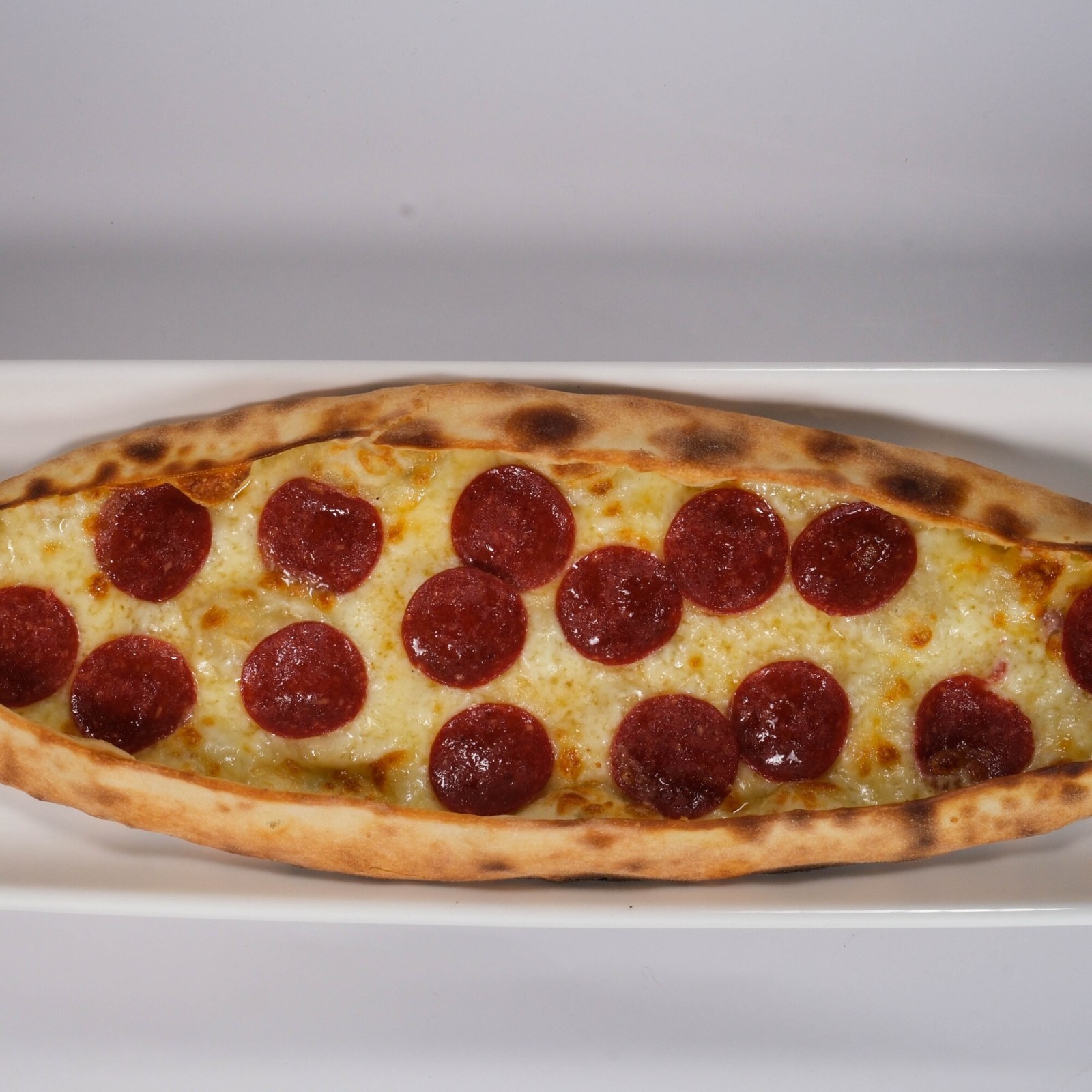 Sucuklu Kaşarlı Pide