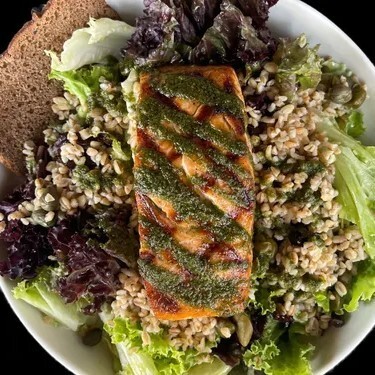 Izgara Somonlu Salata